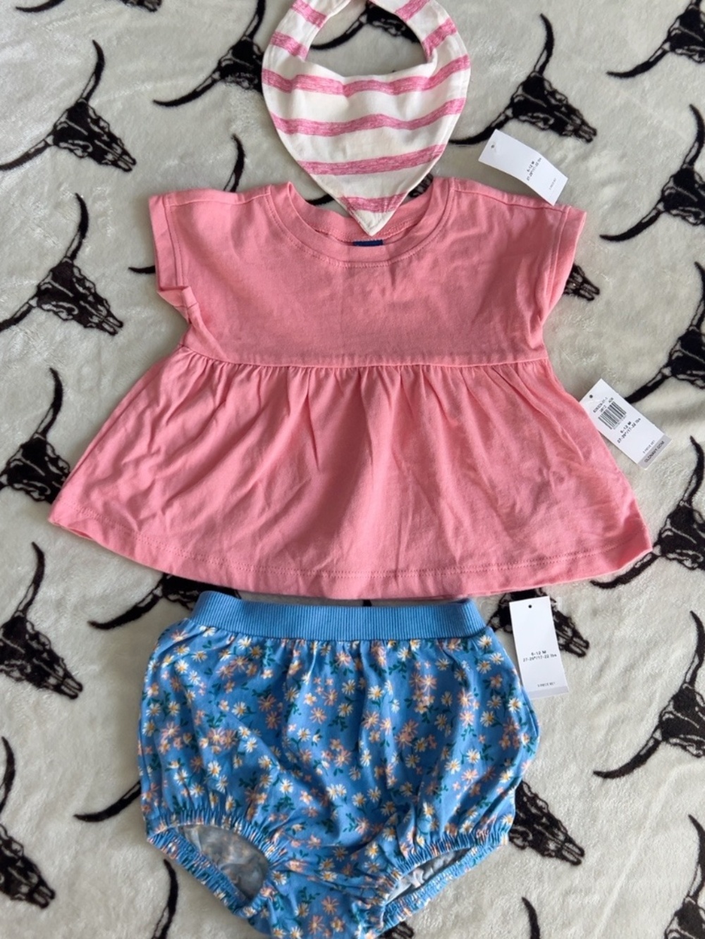 NWT Old Navy Baby Girl 3 Piece Floral Bloomer Top Bib Set 6-12M